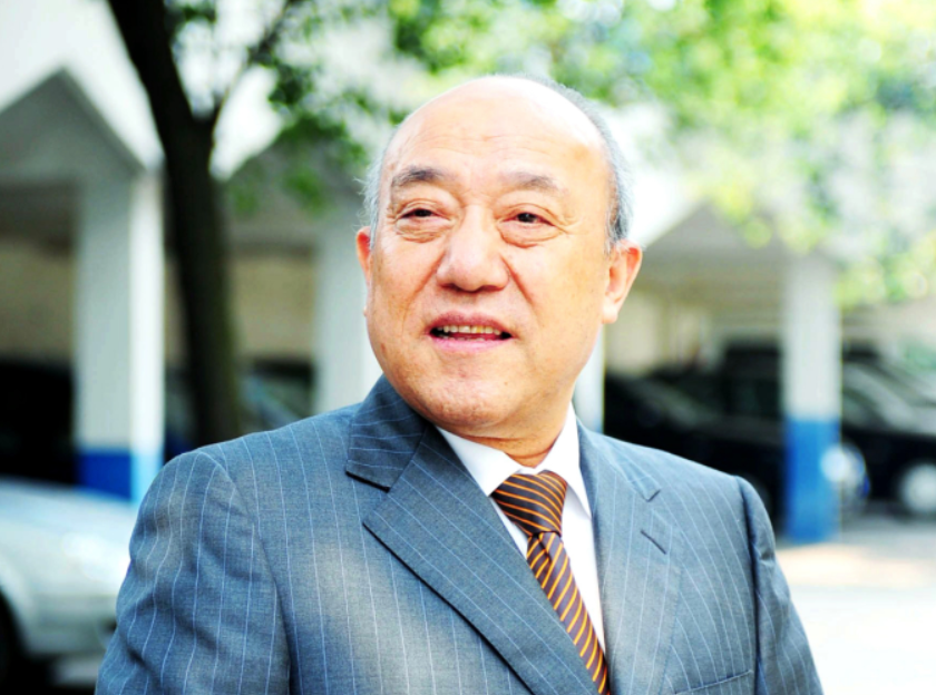 鲁冠球：从田野出发，在世界与田野间铸就传奇