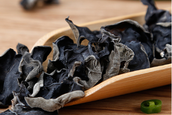 木耳的市场行情怎么样？栽培木耳有什么技巧？