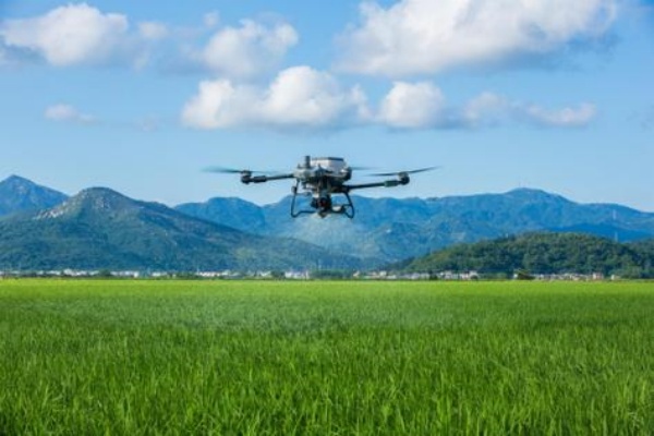 农用无人机怎么选？二手大疆T60和极飞V40哪个好？老农用亲身经历告诉你！