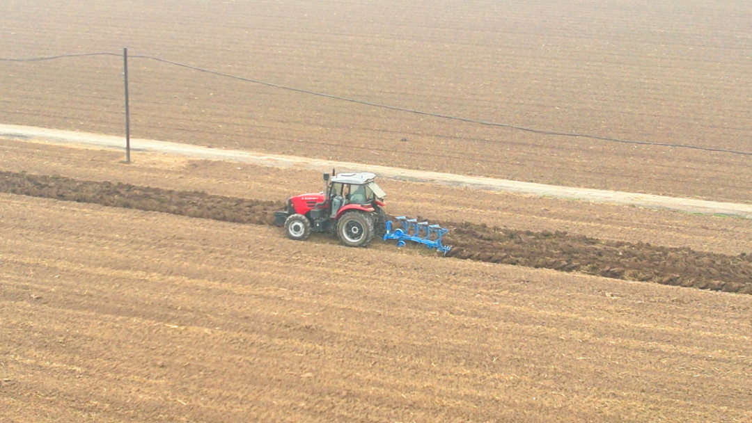 北斗导航播种机驰骋磁县沃野,“智慧春耕”破局湿田播种难题