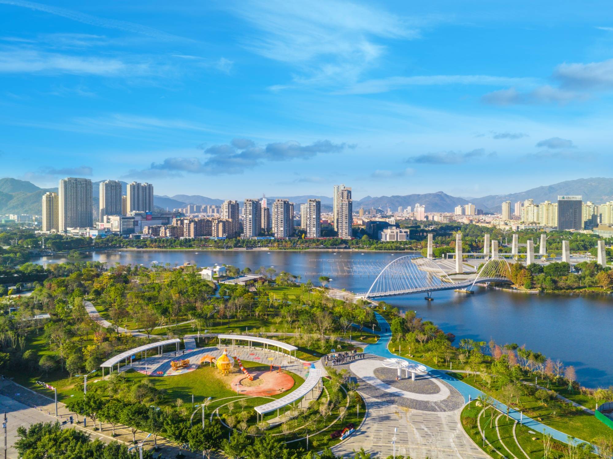 浙江“千万工程”二十年：城乡共富的新篇章