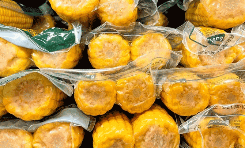 加工包装后的甜玉米