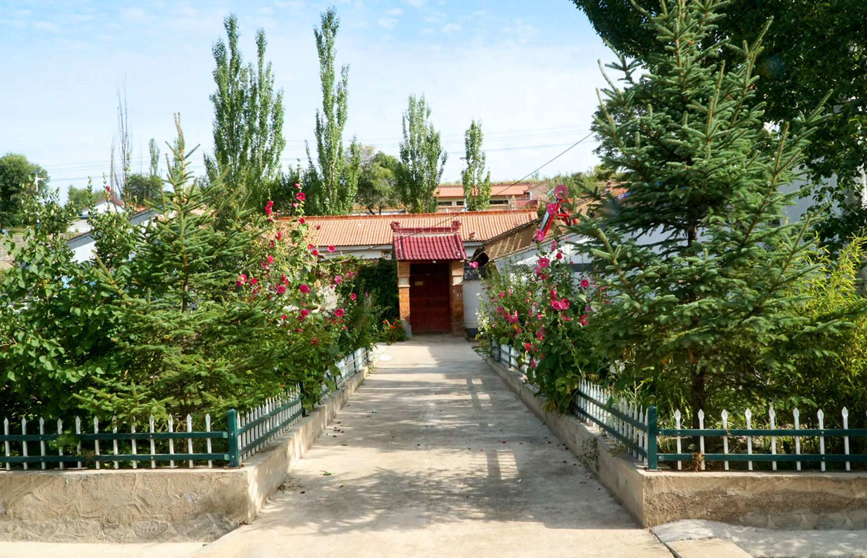 农户自建的庭院花园