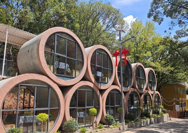 东川村村民工作场景