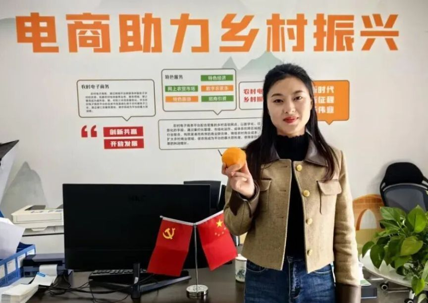 90 后村干部掌镜破局：一部手机带火乡村特产，千万产值背后的数字助农路