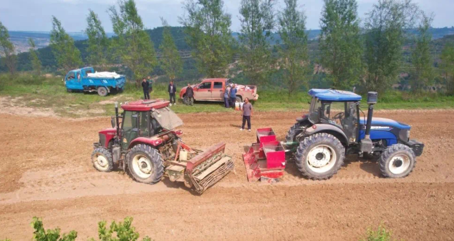上良镇荣旺村股份经济合作社农机