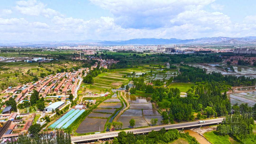 从平型关大捷的红色烽火到绿色发展的盎然生机：山西灵丘在历史回响中绘就乡村振兴新画卷