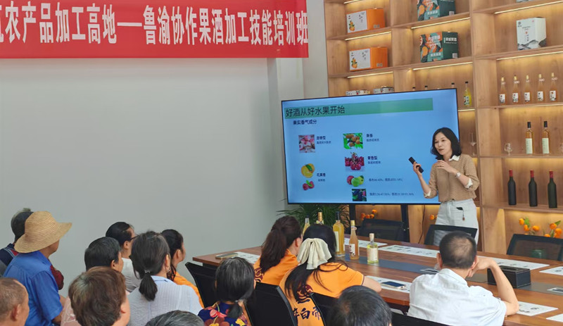 60岁大妈月入3000+！奉节’卫星车间’模式让留守妇女在家门口就业增收