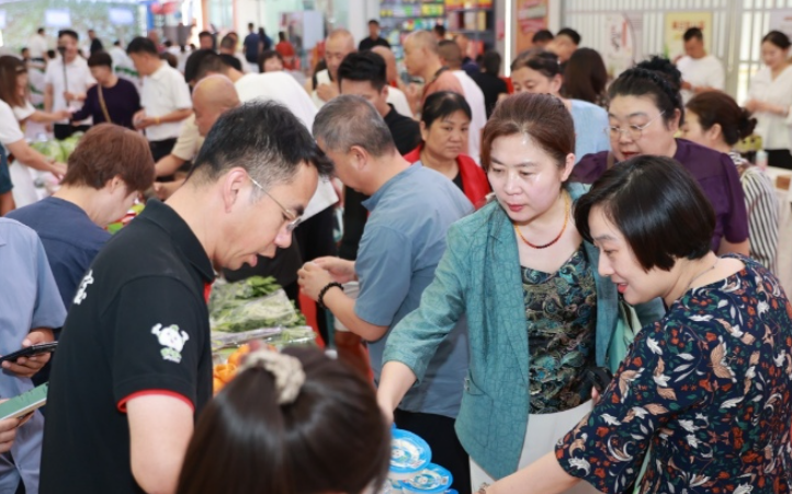活动现场农产品展示
