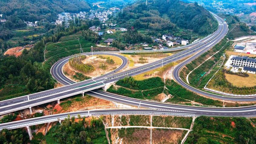 从“县县通高速”到“市市通高铁”，浙江构建现代化交通体系
