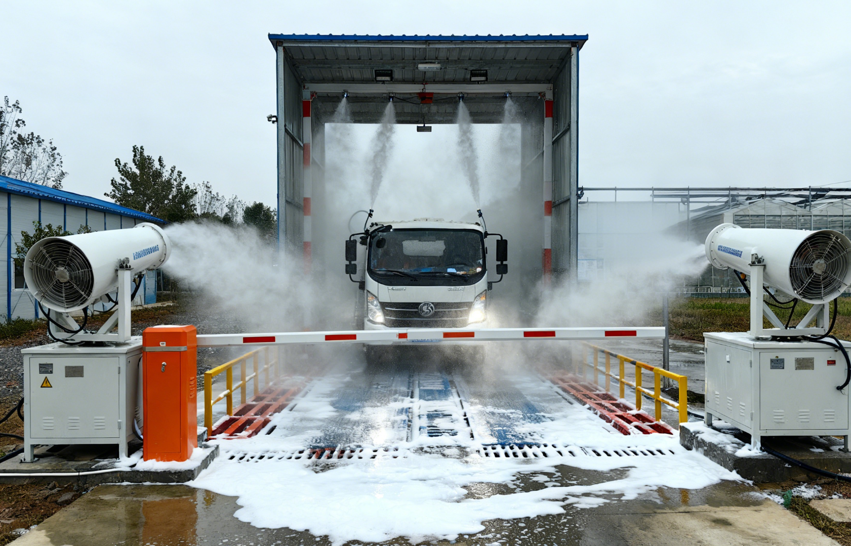 养殖场入口洗消中心，车辆全自动洗消通道远景