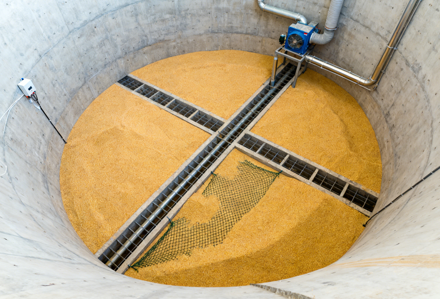  仓内底部通风系统，地槽式风道布局远景